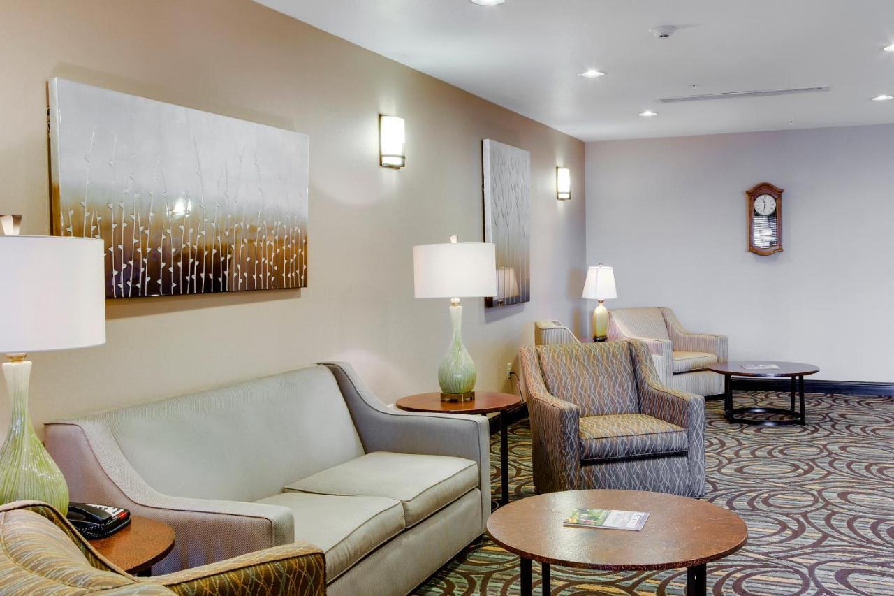 Holiday Inn Express & Suites Nevada By Ihg Buitenkant foto