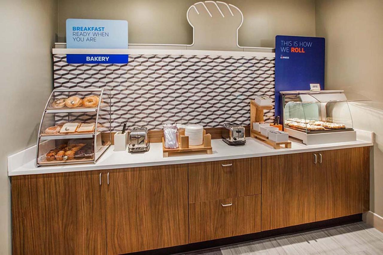 Holiday Inn Express & Suites Nevada By Ihg Buitenkant foto