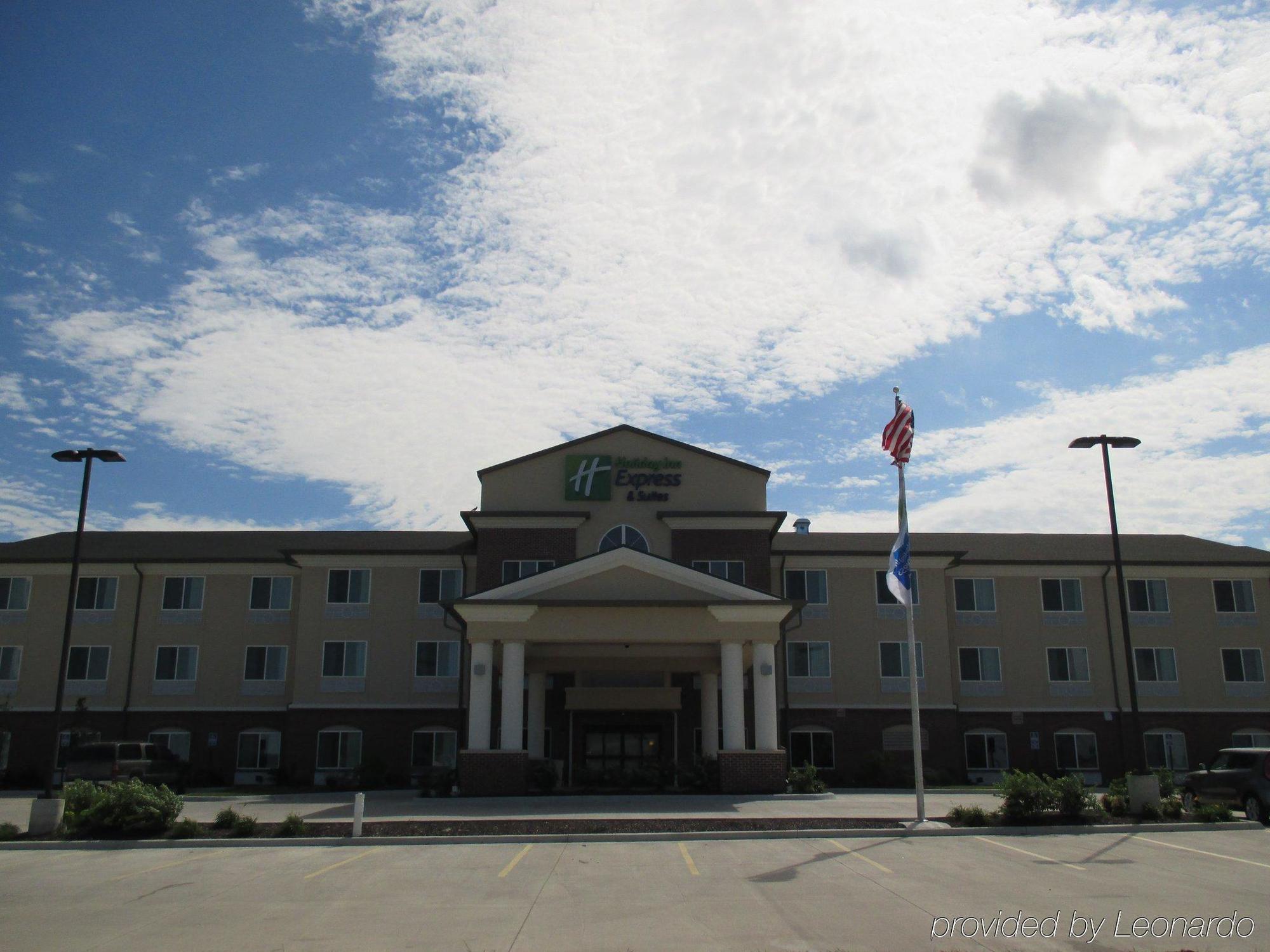 Holiday Inn Express & Suites Nevada By Ihg Buitenkant foto
