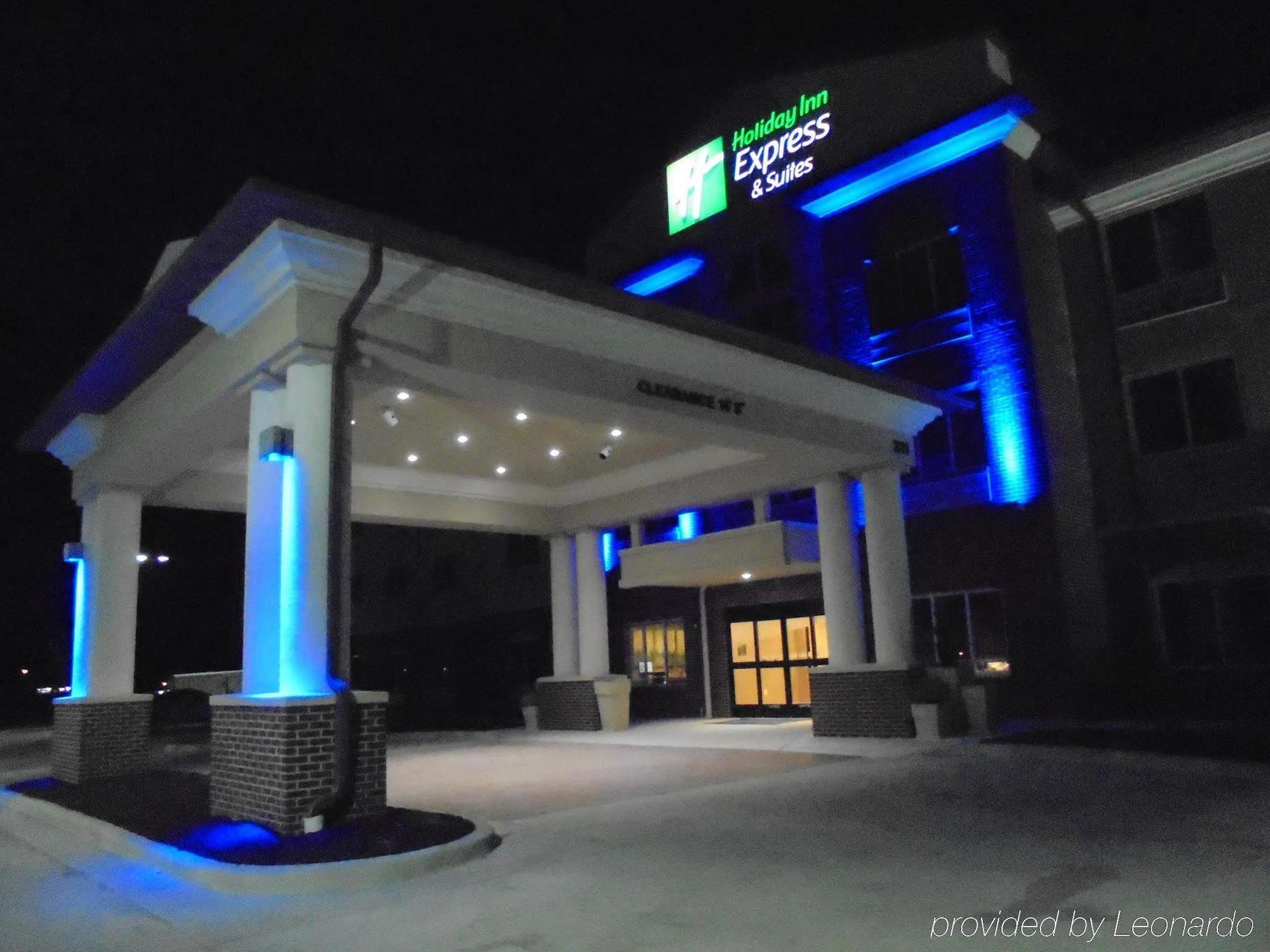Holiday Inn Express & Suites Nevada By Ihg Buitenkant foto