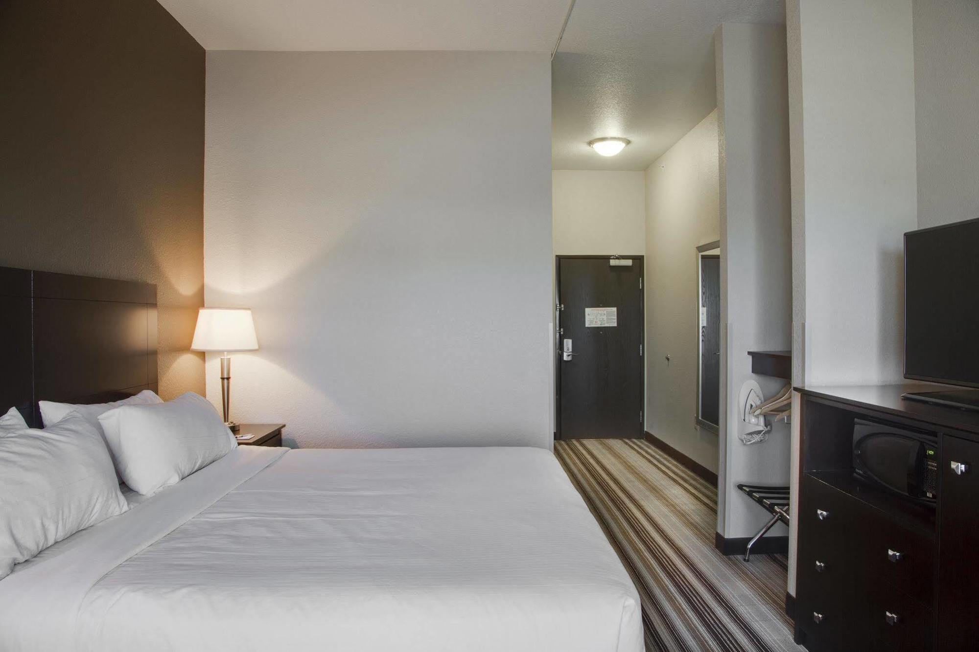 Holiday Inn Express & Suites Nevada By Ihg Buitenkant foto