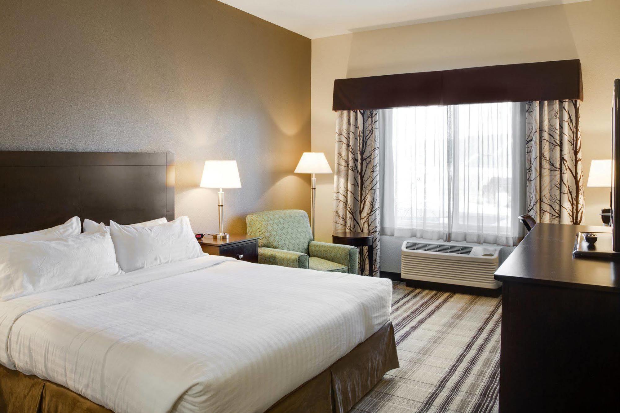Holiday Inn Express & Suites Nevada By Ihg Buitenkant foto