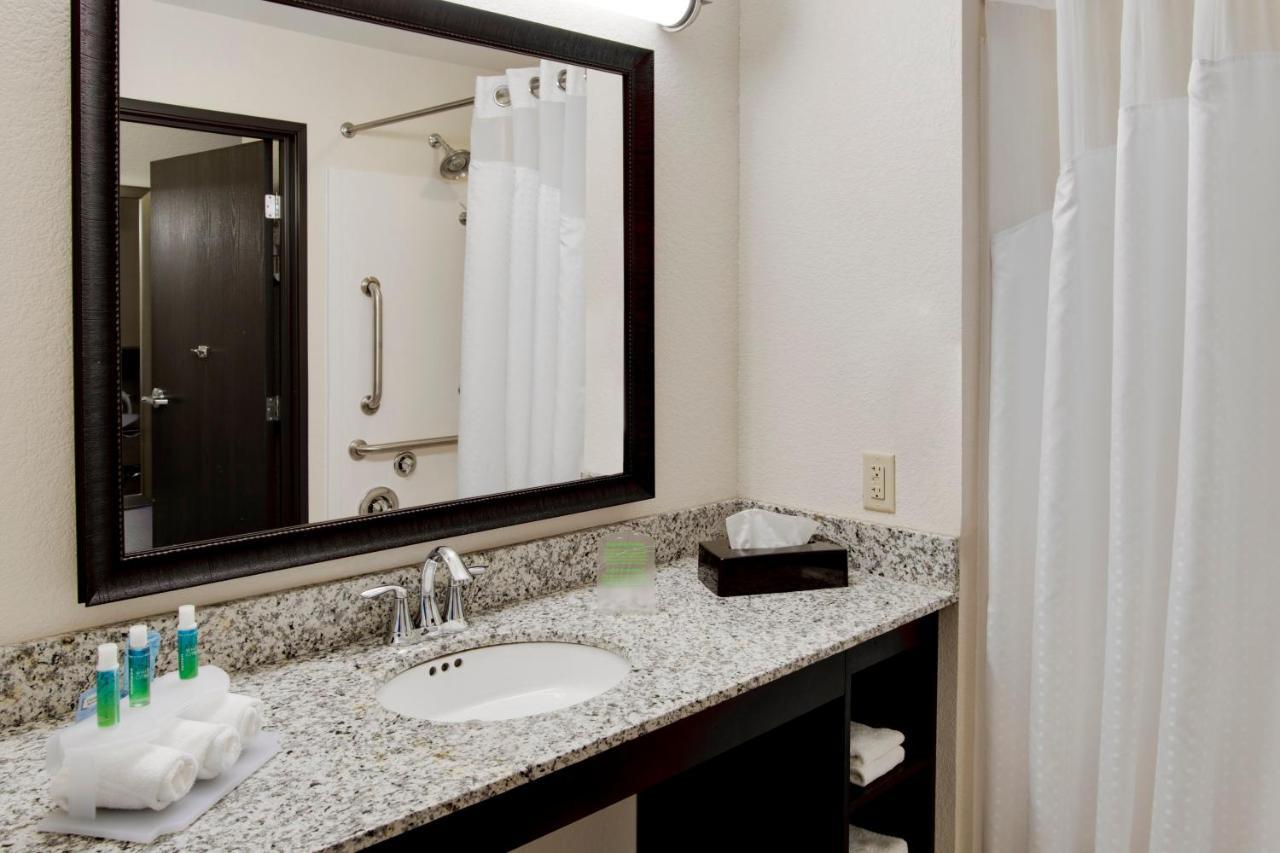 Holiday Inn Express & Suites Nevada By Ihg Buitenkant foto
